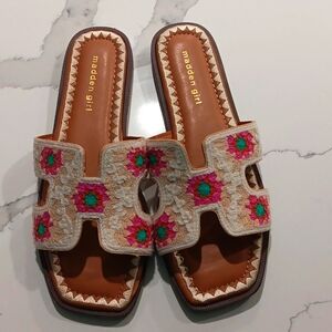 Ladies size 9.5 Madden Girl sandals.